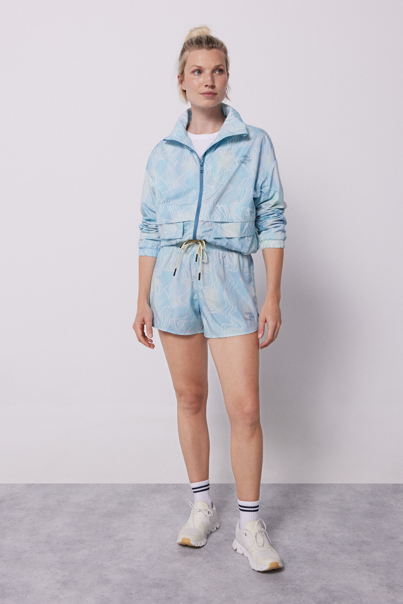 Dash and Stars Short t&eacute;cnico ultraligero estampado azul