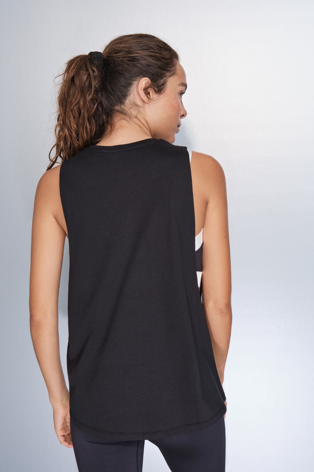 Dash and Stars Playera negra de algod&oacute;n con mangas cuello halter negro