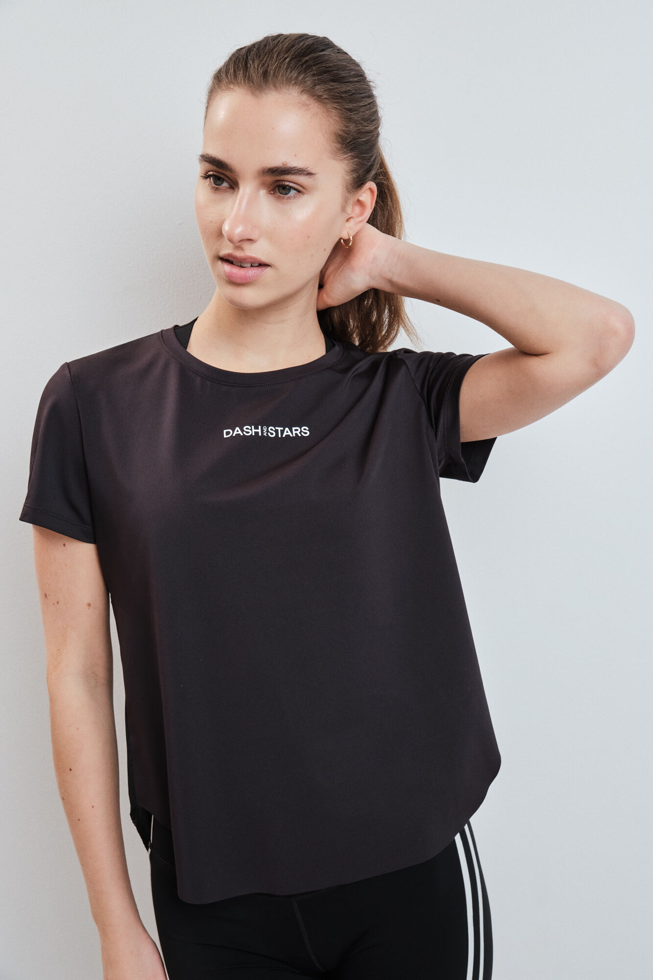 Dash and Stars Playera t&eacute;cnica con panel de malla negra