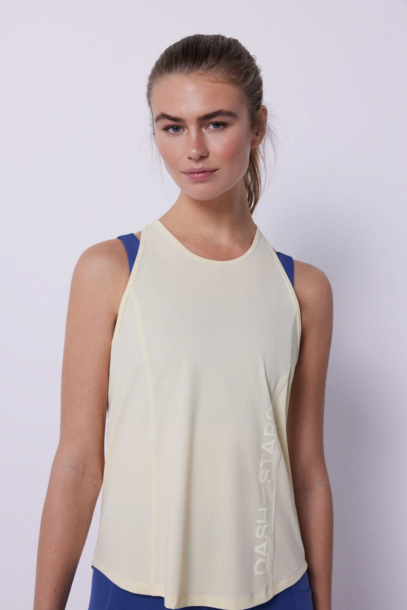 Camiseta sin mangas halter amarillo Playeras deportivas de mujer Springfield MX