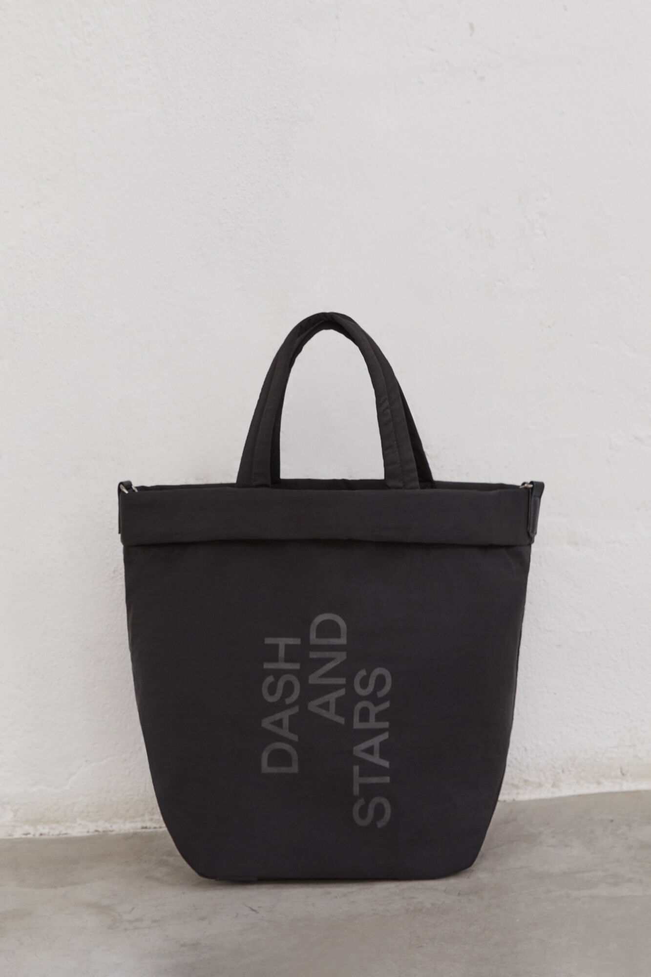 Dash and Stars Bolsa tote negra negro