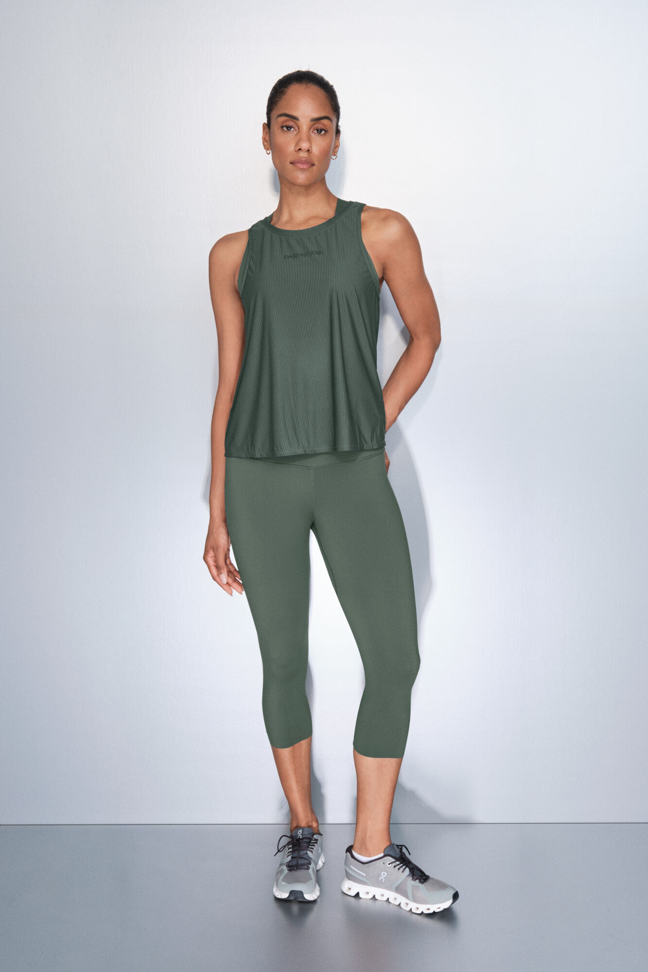 Dash and Stars Playera verde de cuello halter verde