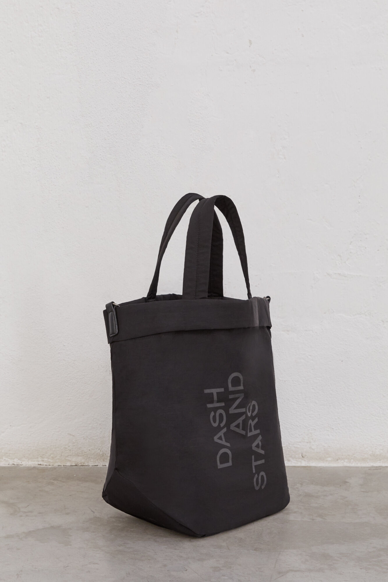 Dash and Stars Bolsa tote negra negro