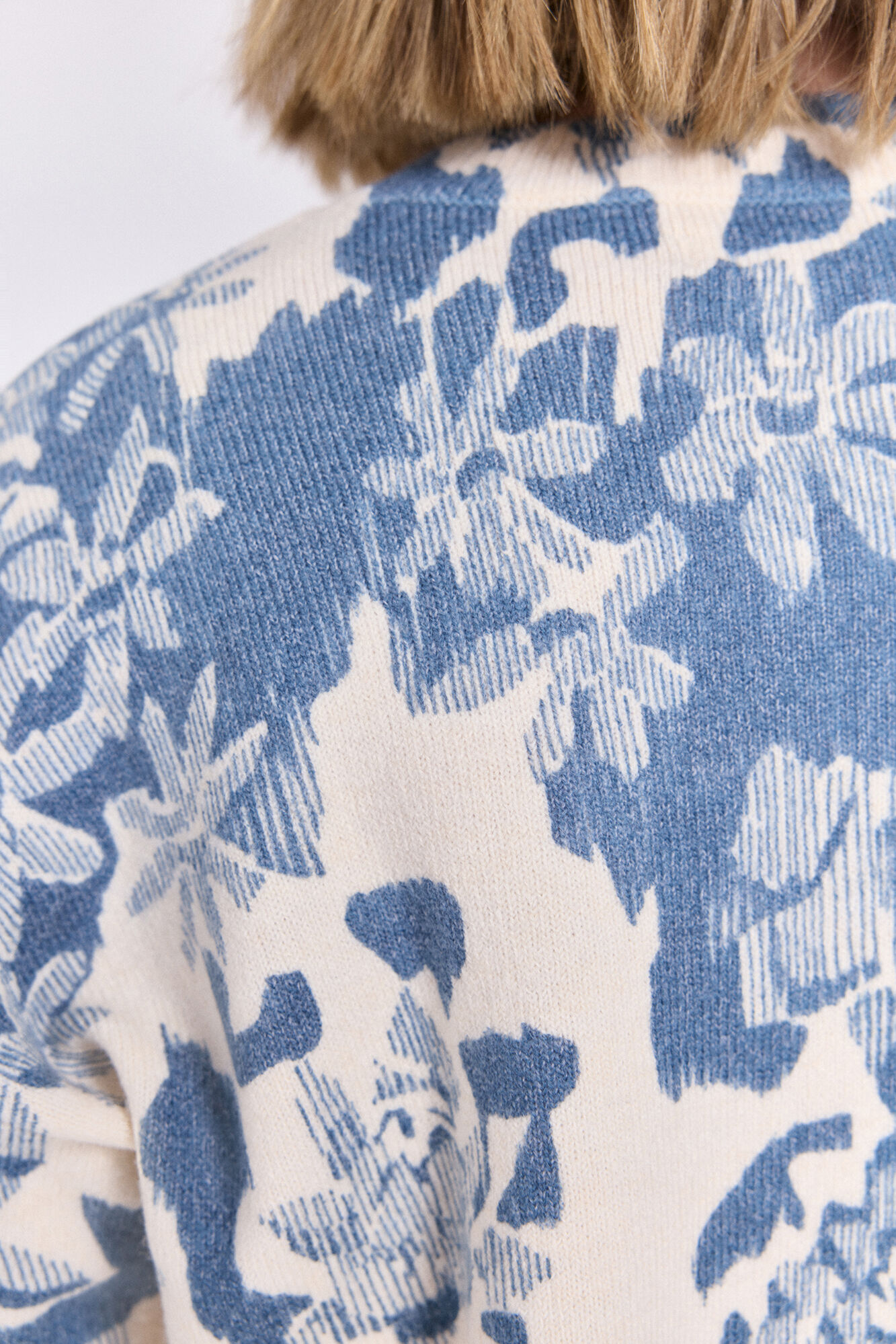 Milano Jersey con estampado floral en el cuello Azul