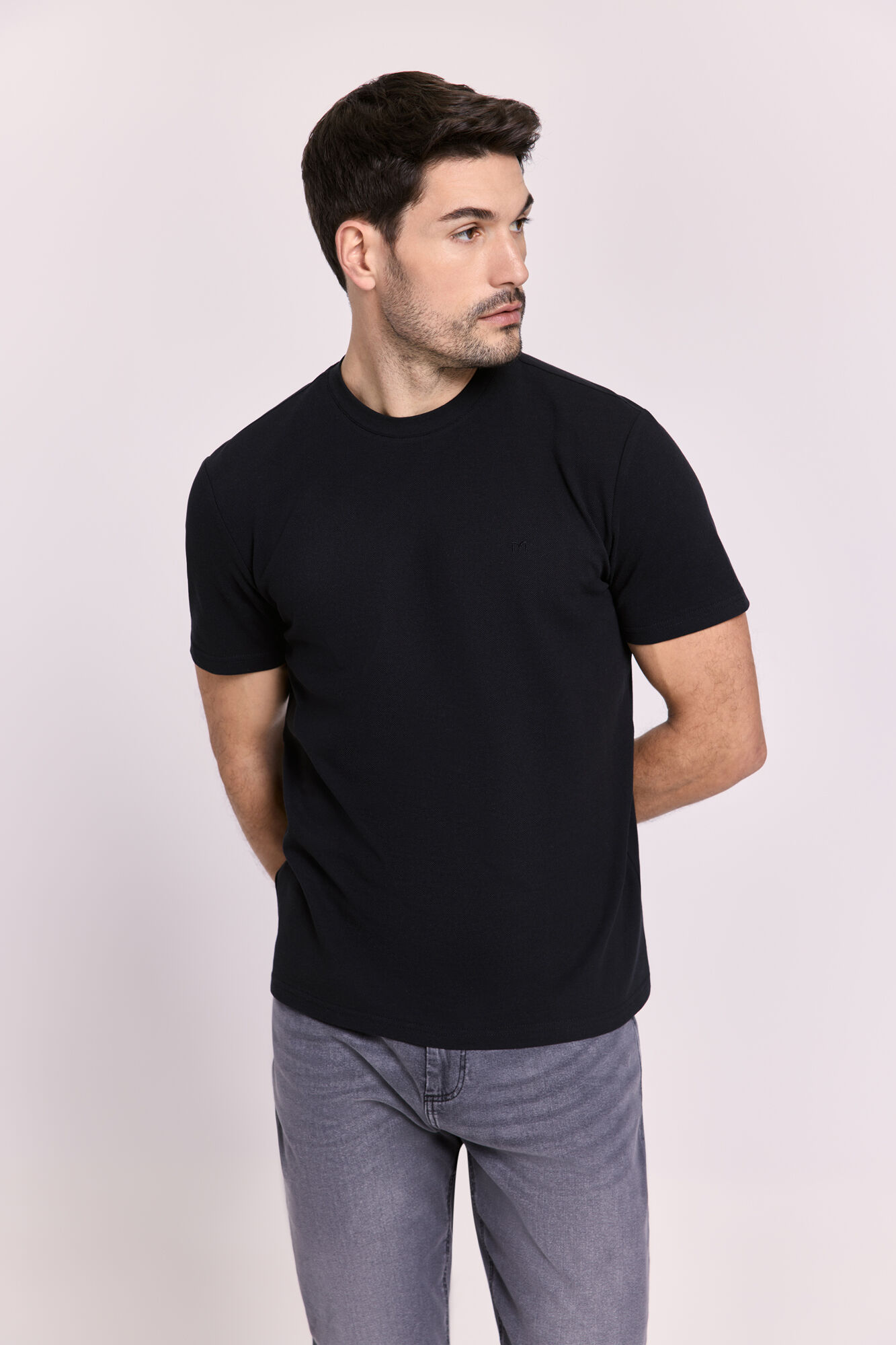 Milano Playera b&aacute;sica con logo bordado