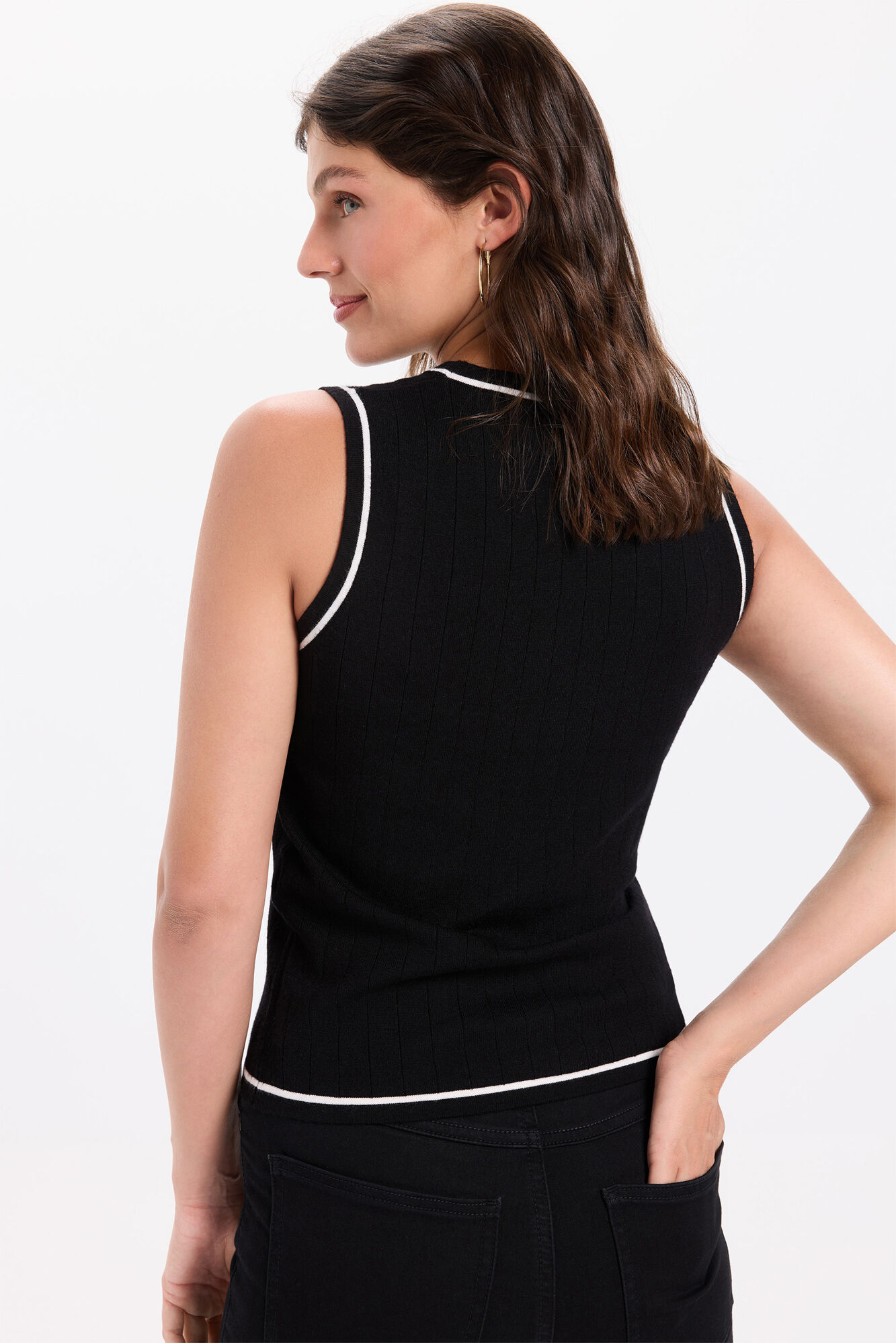 Milano Top de tejido negro con detalles blancos en contraste Negro