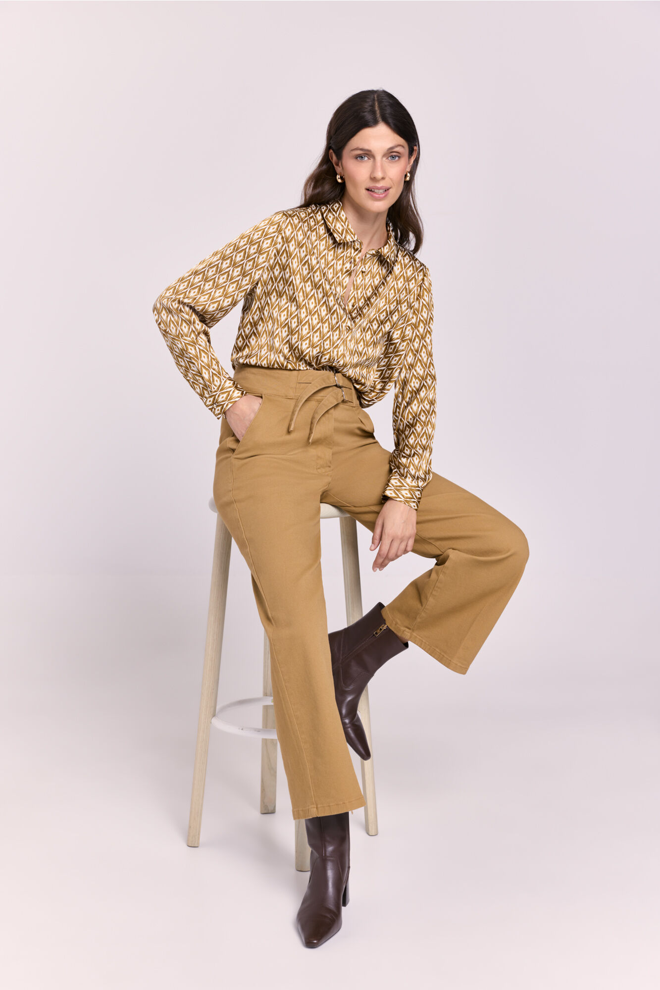 Milano Pantal&oacute;n cintur&oacute;n loops Tostado