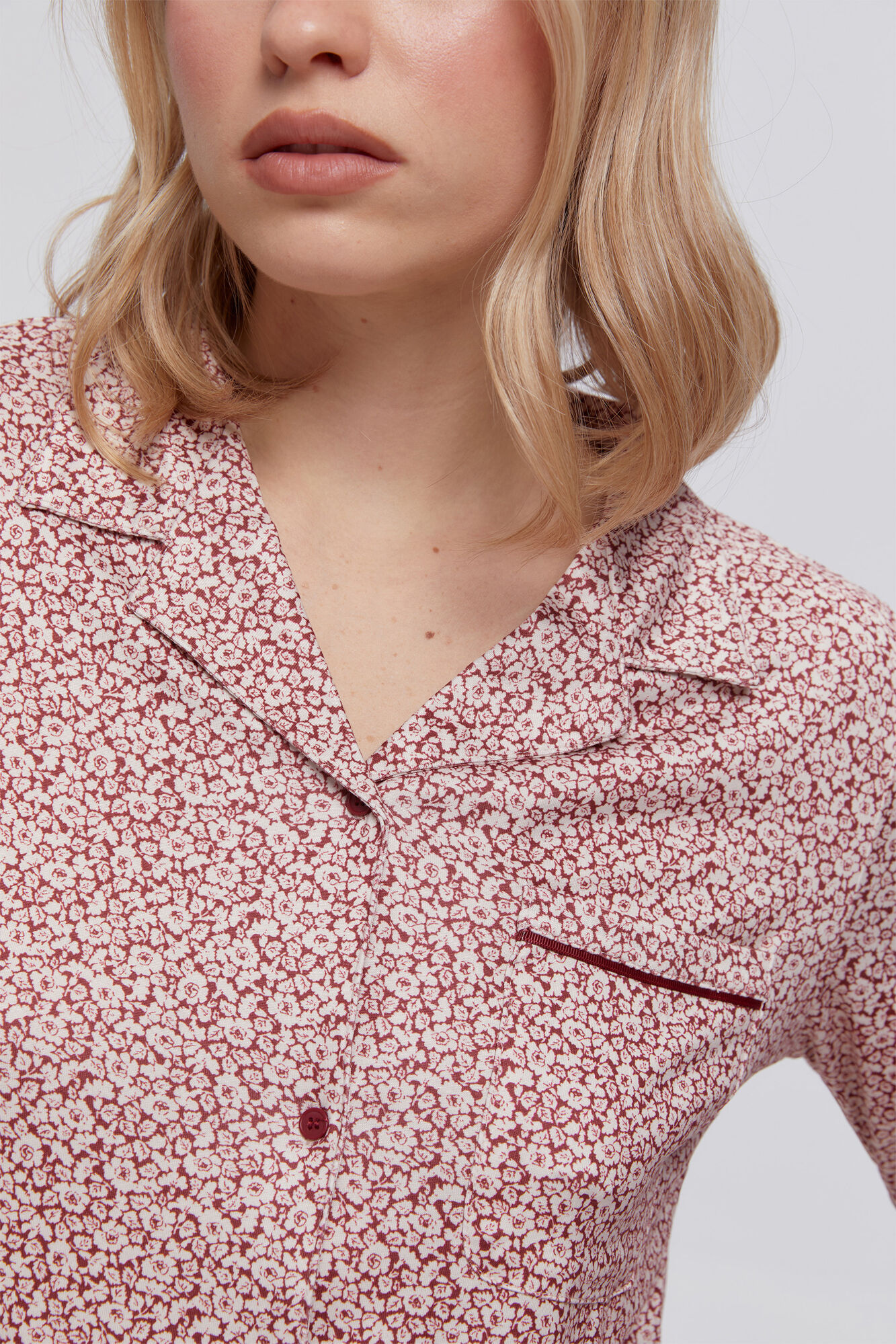 Milano Pijama camisero micro print flores Granate