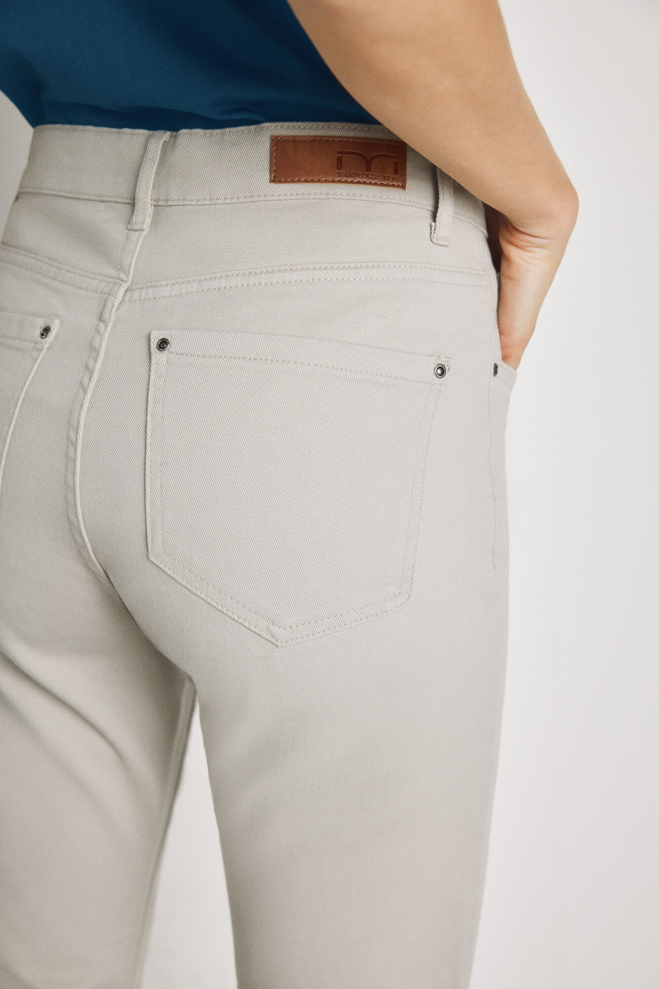 Milano Pantal&oacute;n denim color Gris Claro