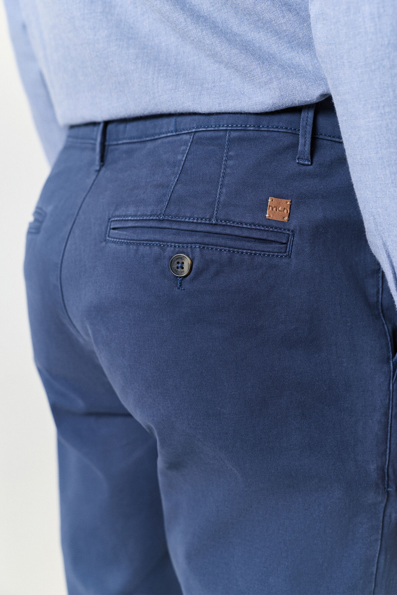 Milano Chinos de corte entallado Navy