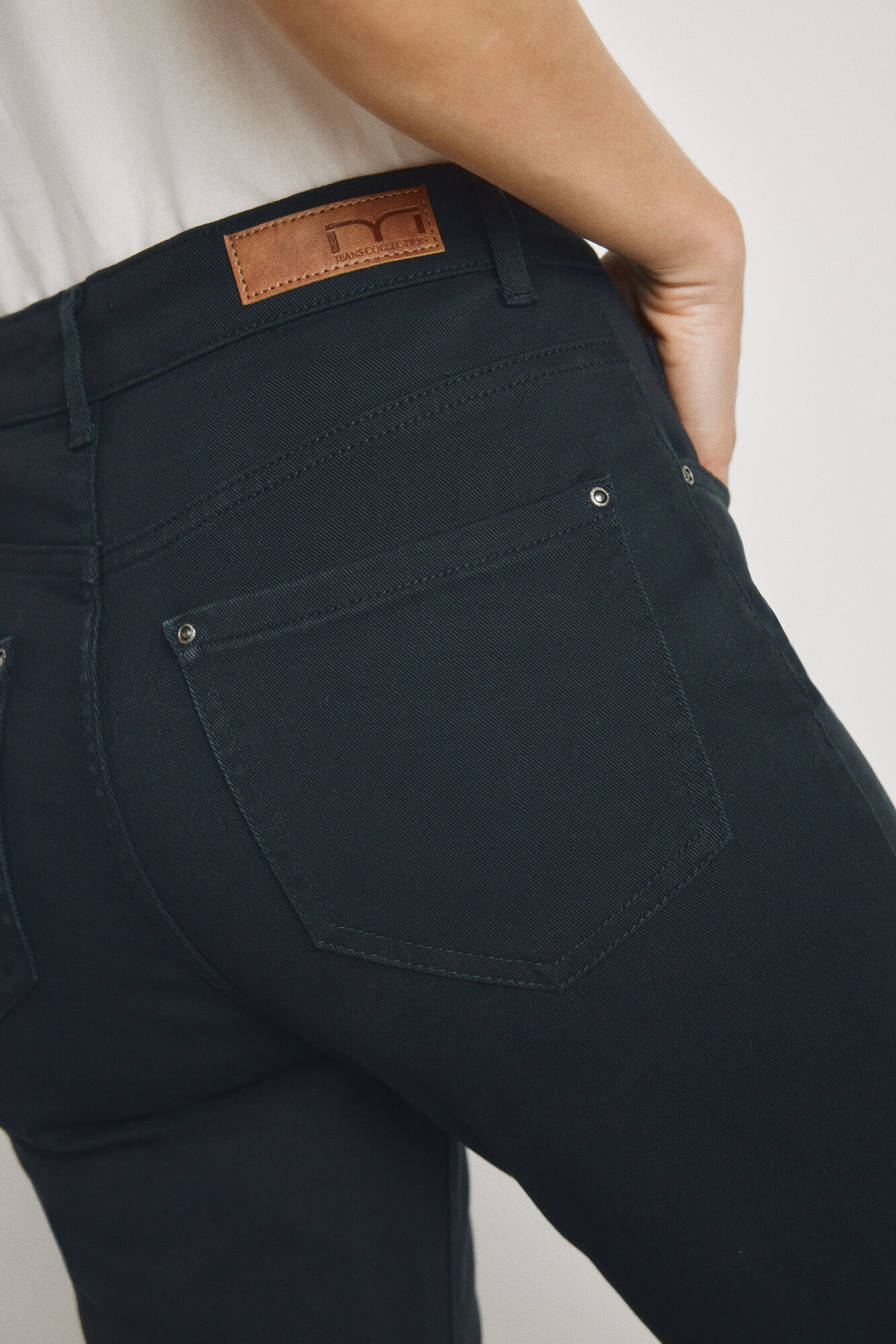 Milano Pantal&oacute;n denim color Negro