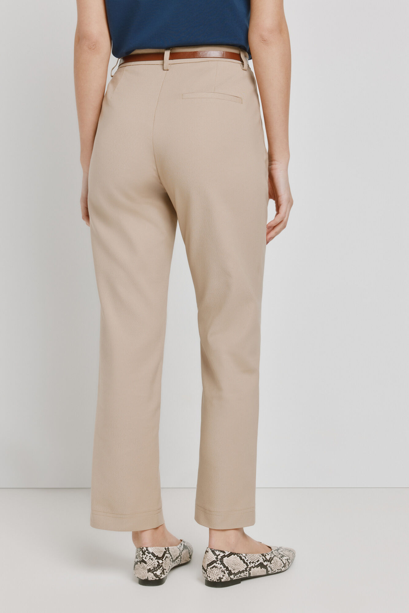 Milano Pantal&oacute;n chino con cintur&oacute;n Beige