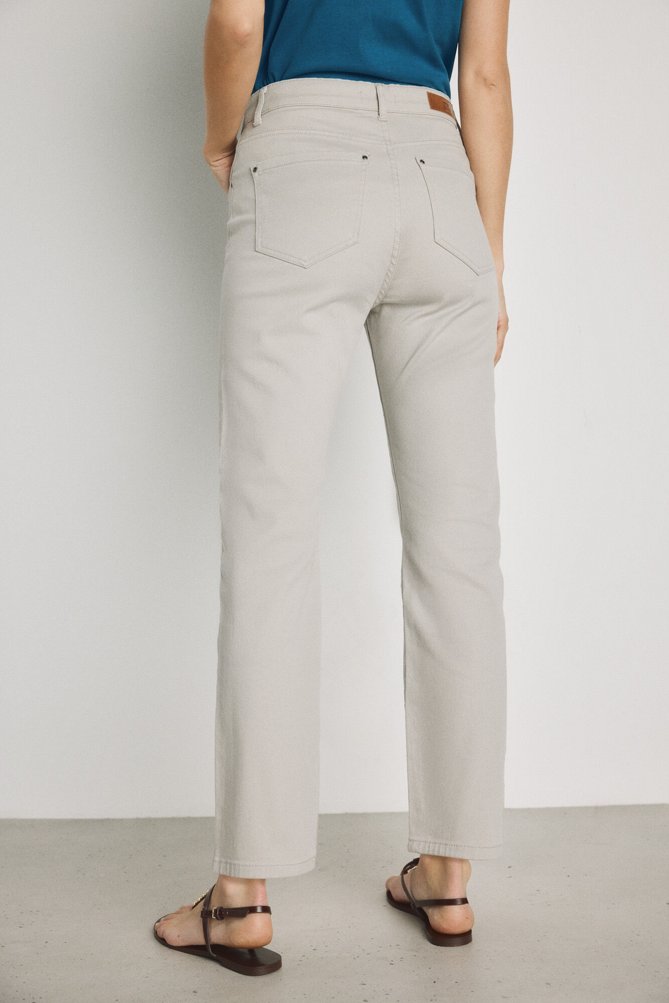 Milano Pantal&oacute;n denim color Gris Claro