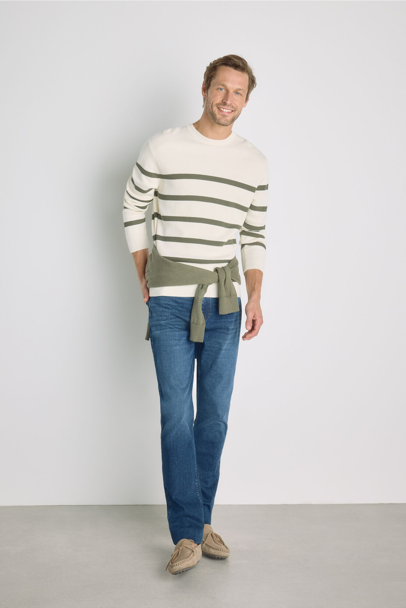Milano Su&eacute;ter cuello redondo ajustado Beige