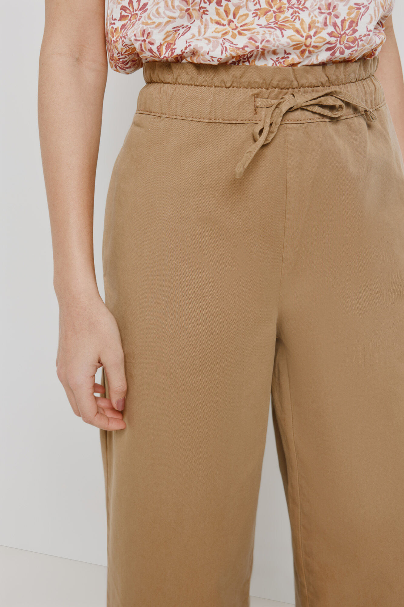 Milano Pantal&oacute;n holgado Marr&oacute;n