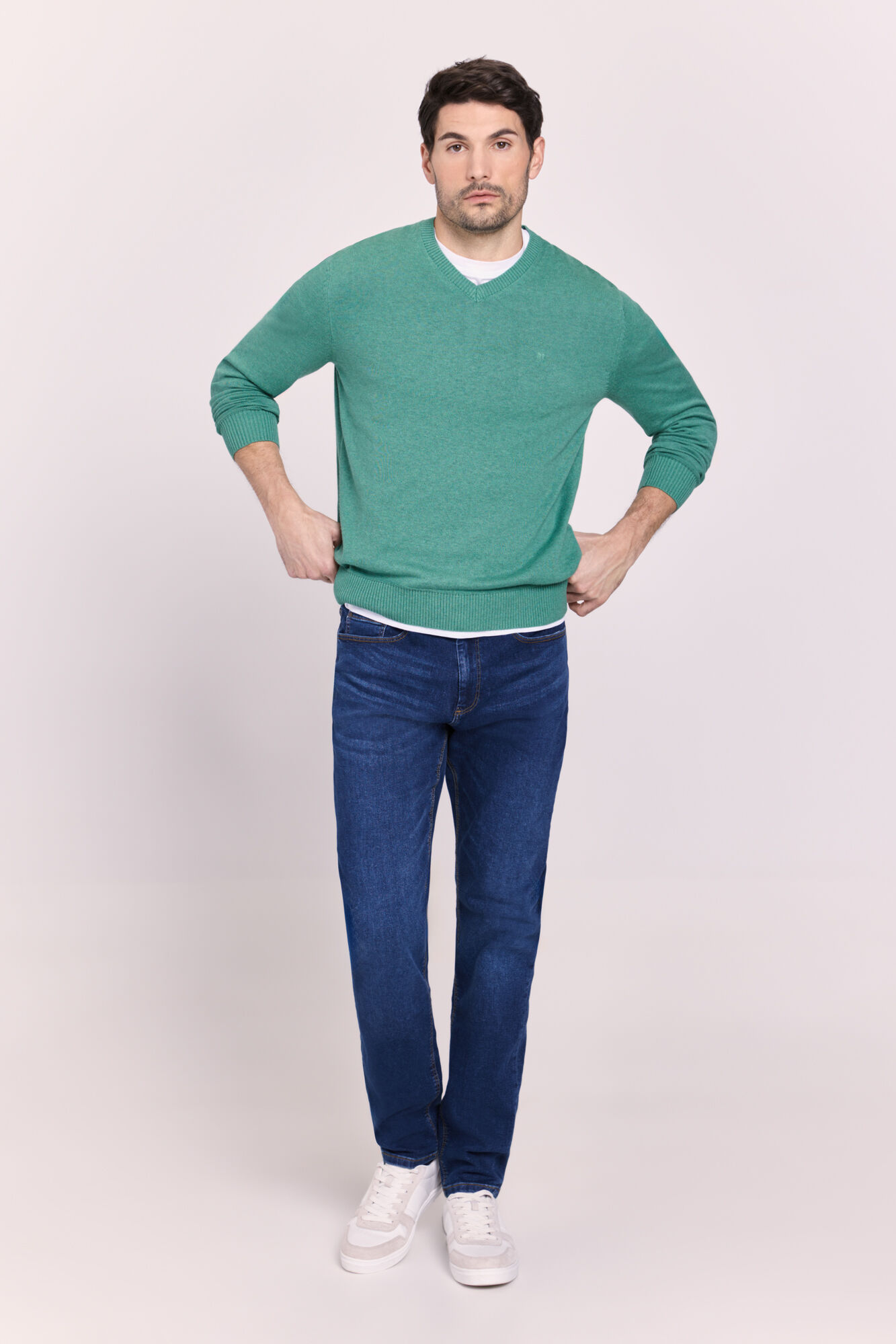 Milano Su&eacute;ter cuello en pico