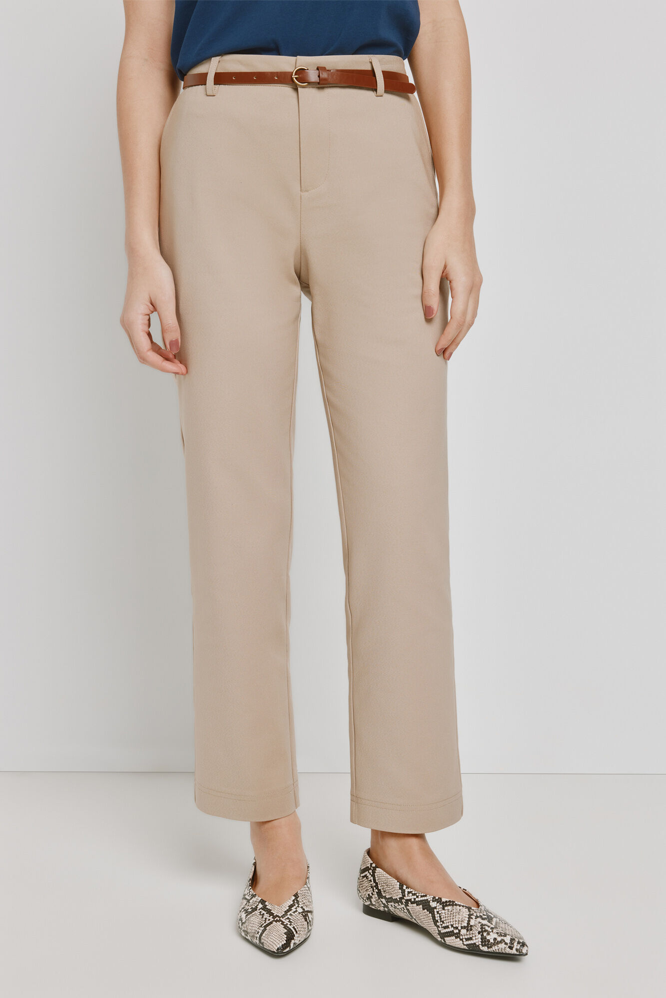 Milano Pantal&oacute;n chino con cintur&oacute;n