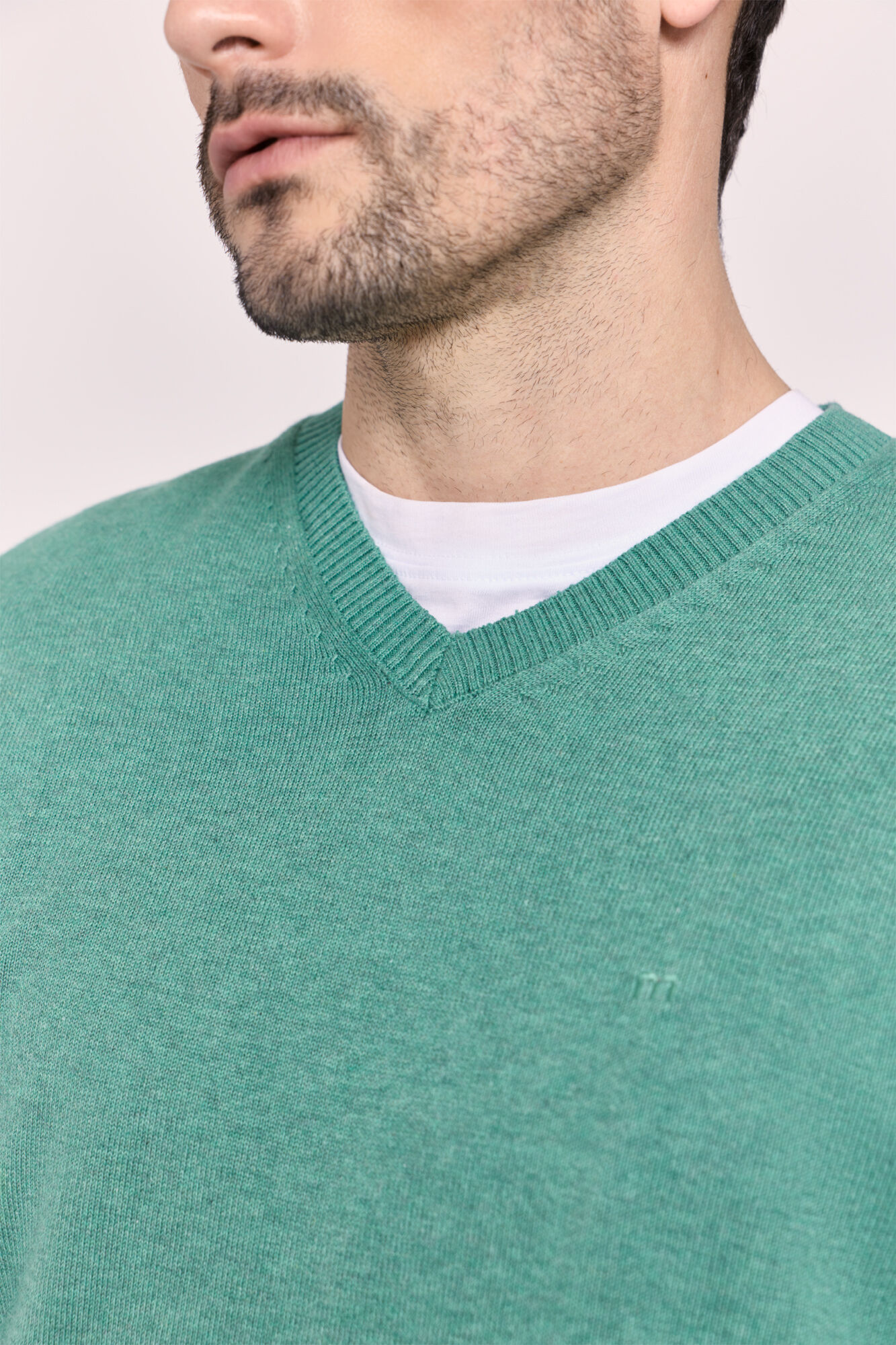 Milano Su&eacute;ter cuello en pico Botella