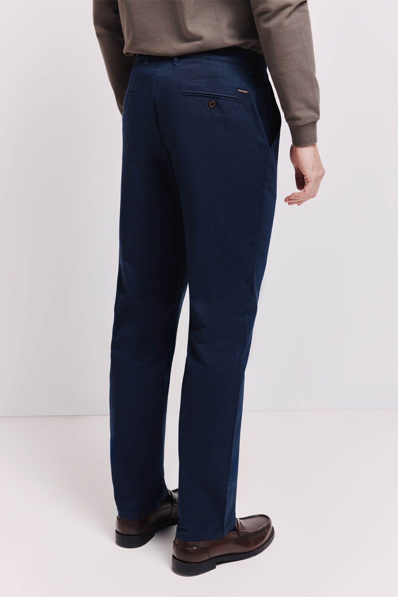 Pedro del Hierro Pantal&oacute;n chino de corte regular Navy
