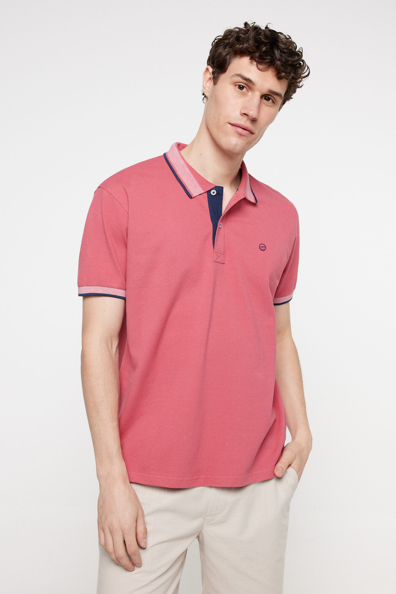 Milano Polo piqu&eacute; manga corta con patch engomado en pecho