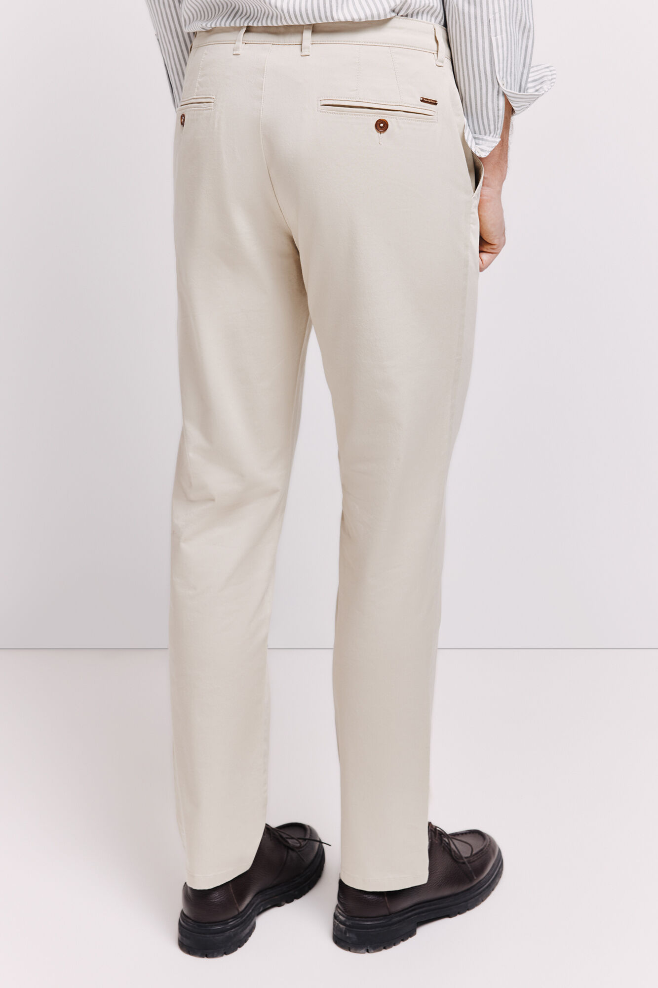 Pedro del Hierro Pantal&oacute;n chino de corte regular Beige