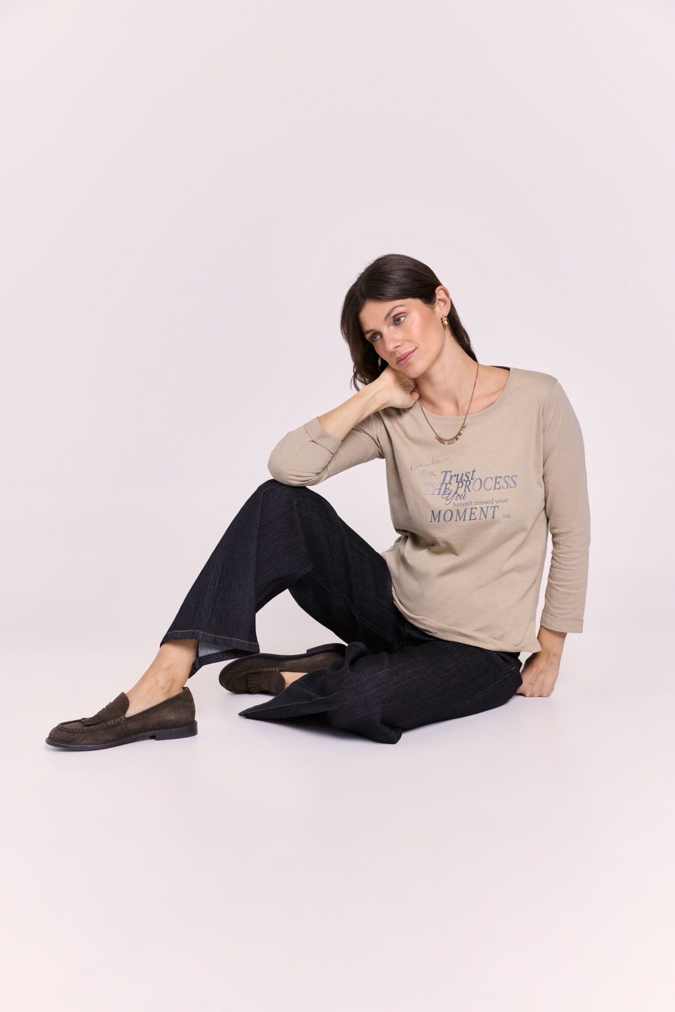 Milano Playera manga francesa estampado en el frente Marfil