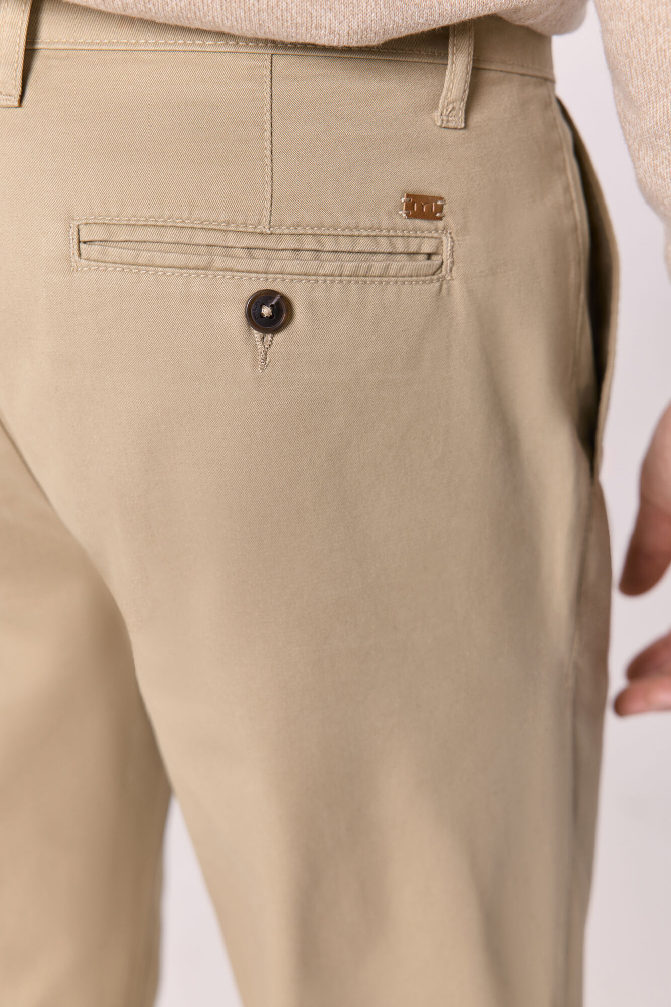 Milano Pantal&oacute;n chino regular fit Beige
