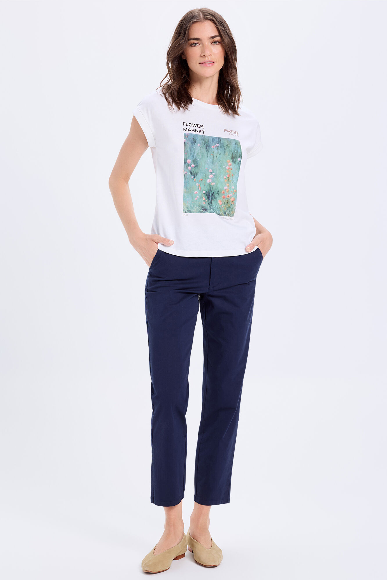 Milano Playera de algod&oacute;n con mangas enrolladas y estampado frontal. Blanco