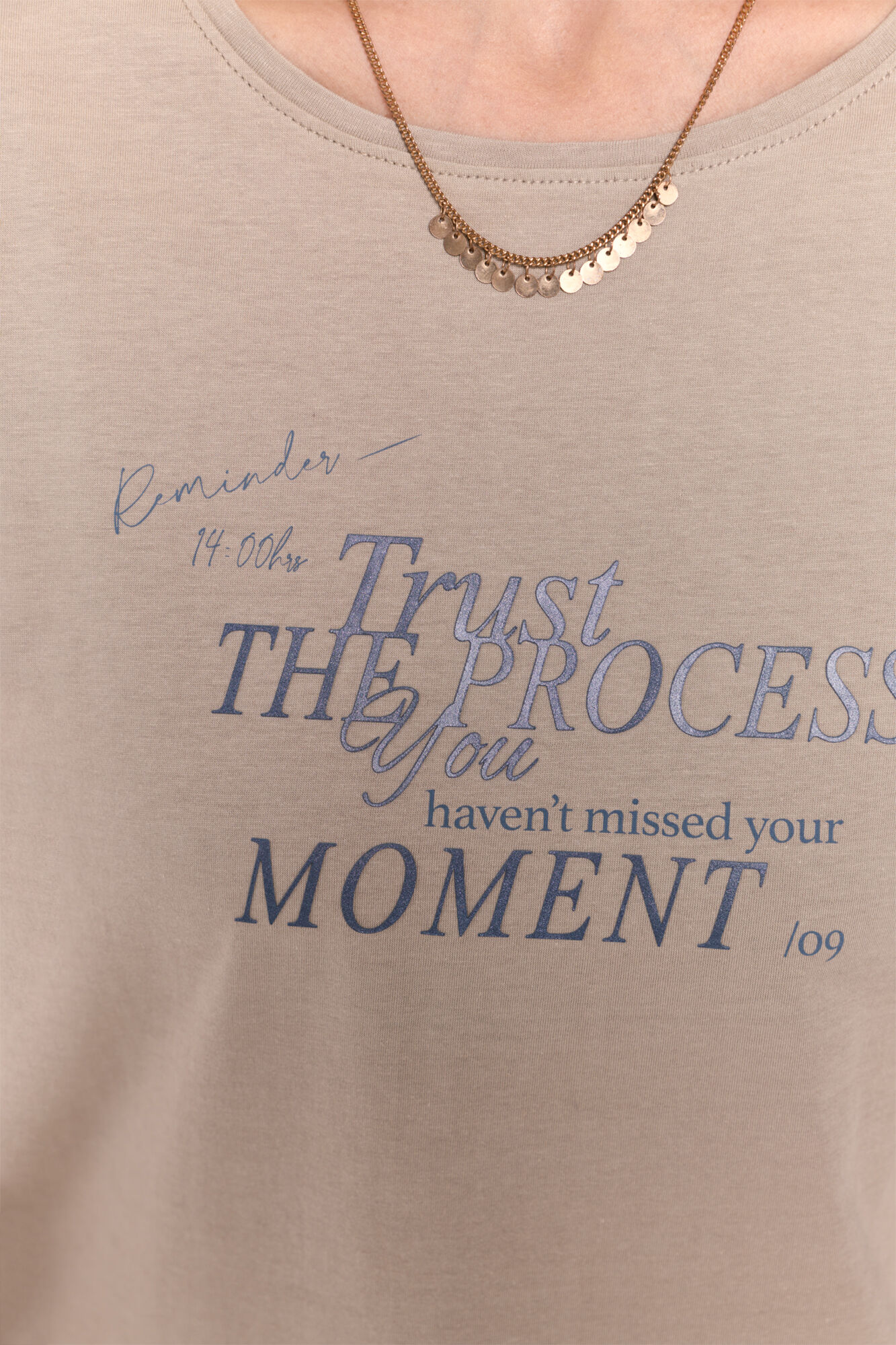 Milano Playera manga francesa estampado en el frente Marfil