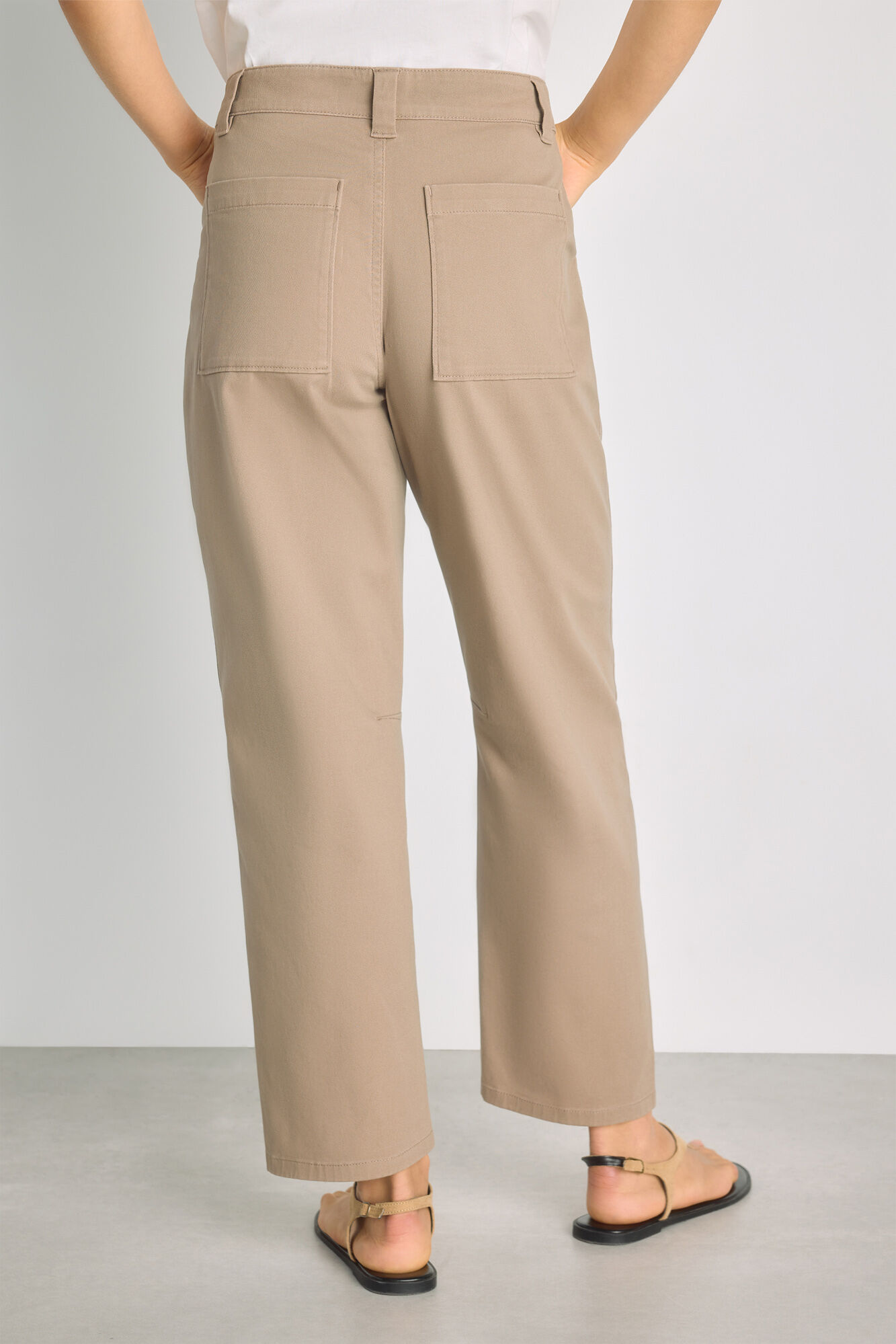 Milano Pantal&oacute;n color con bolsillos de parche Tostado