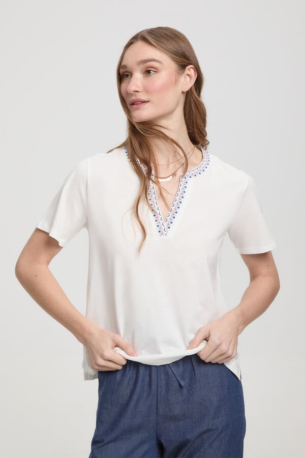 Milano Camiseta cuello mao bordado Blanco