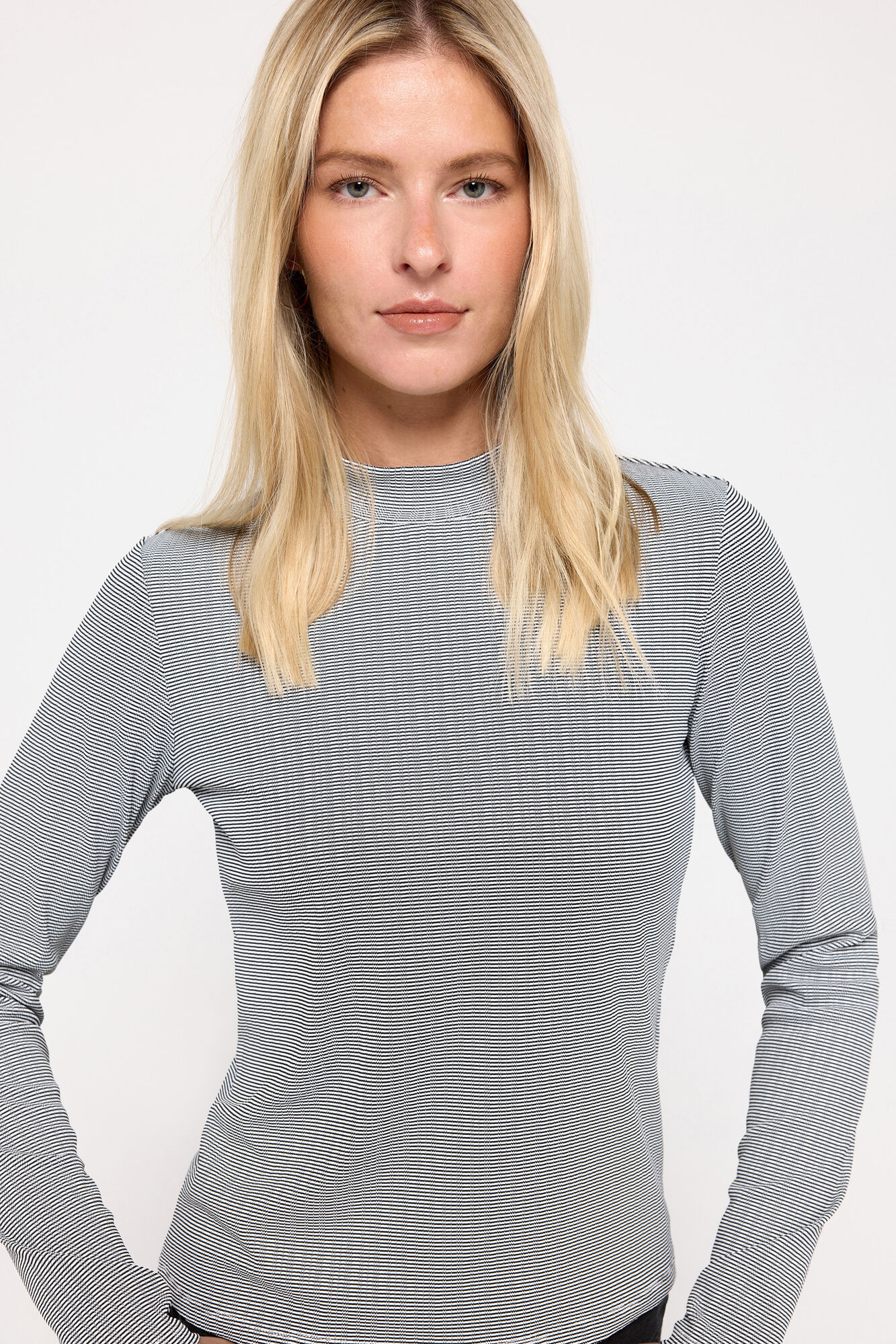 Milano Camiseta de rayas cuello perkins Negro