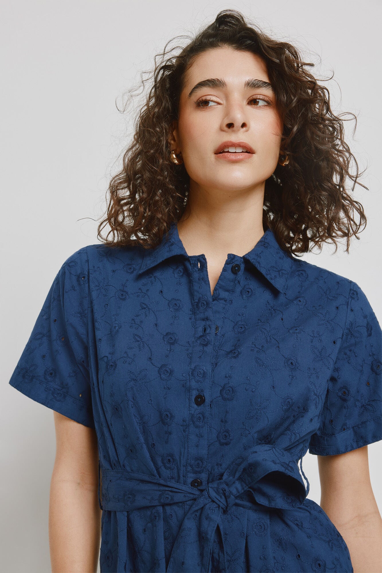 Milano Vestido de mezclilla con escote en pico