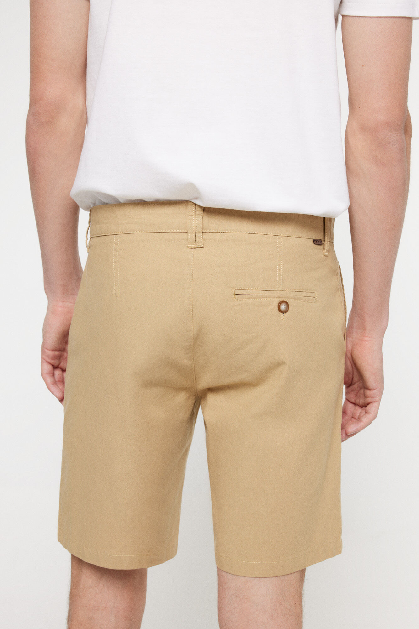 Milano Bermuda Aspecto Lino. Tostado