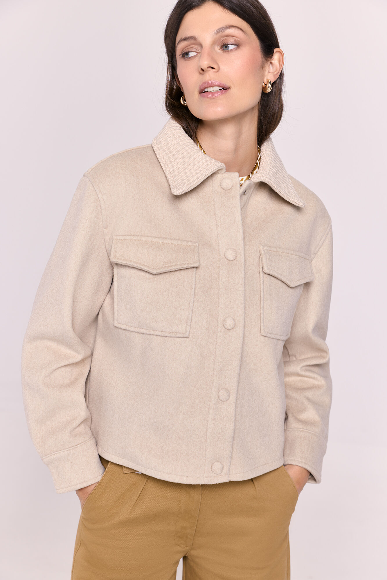 Milano Chamarra corta de pa&ntilde;o con cuello de tricot Beige