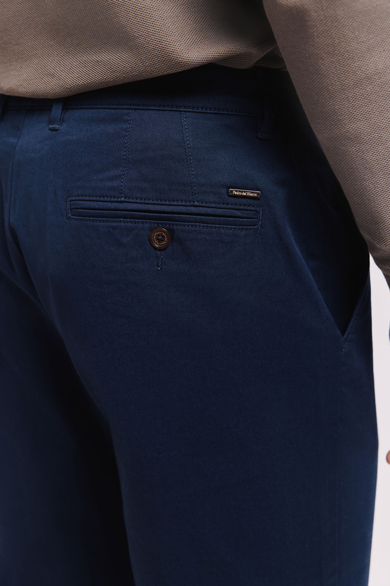 Pedro del Hierro Pantal&oacute;n chino de corte regular Navy
