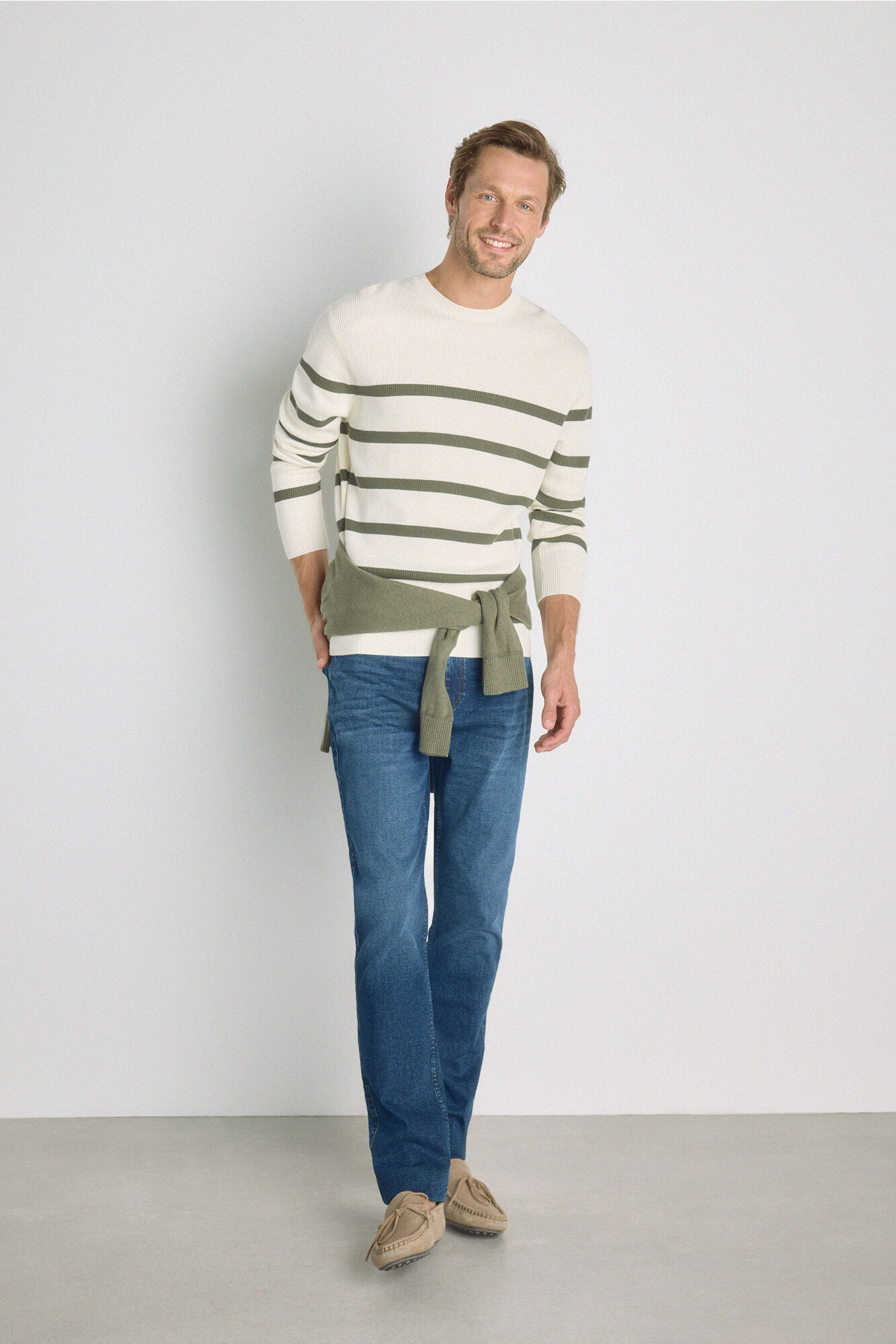Milano Su&eacute;ter cuello redondo ajustado Beige