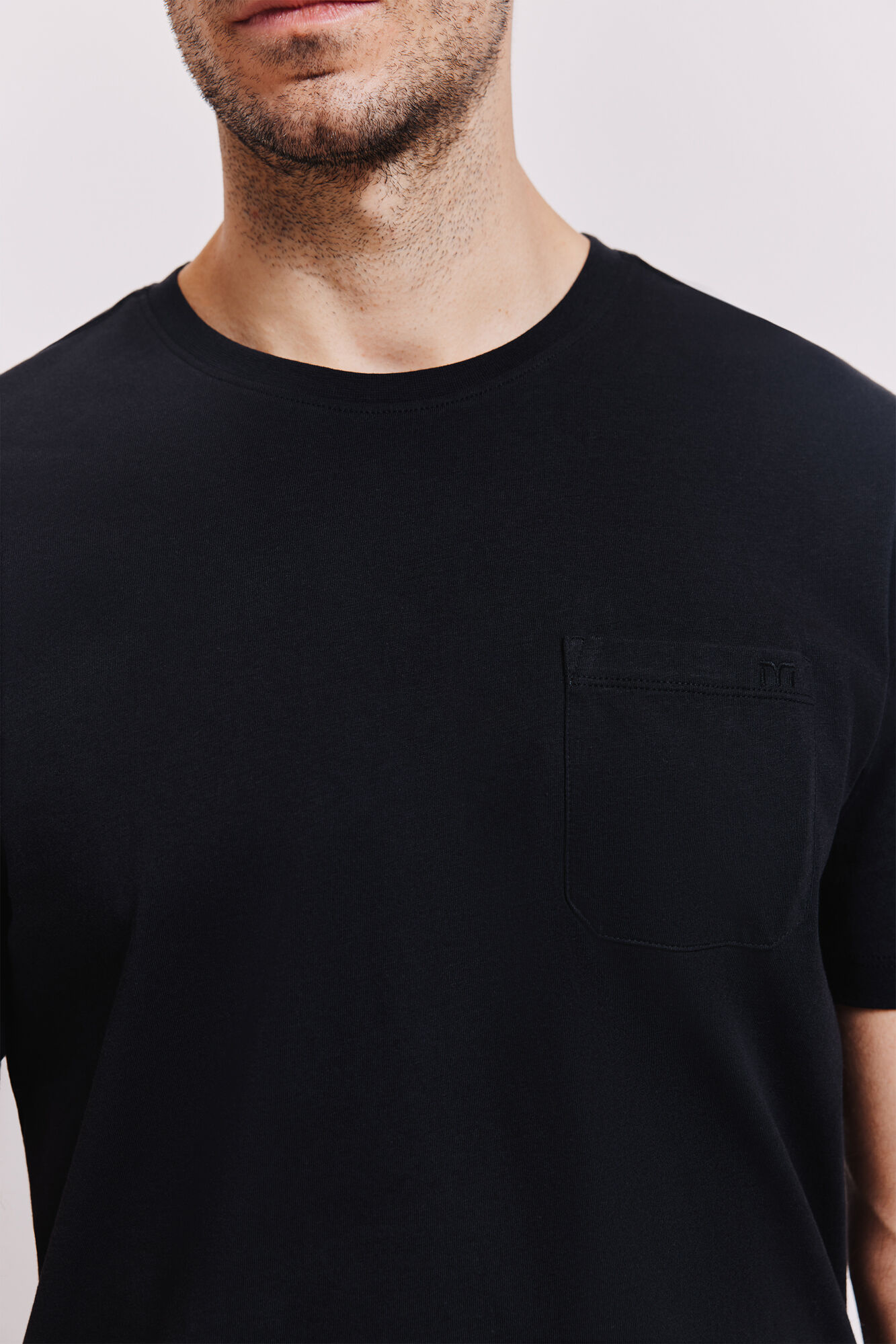 Milano Playera b&aacute;sica con bolsillo Negro