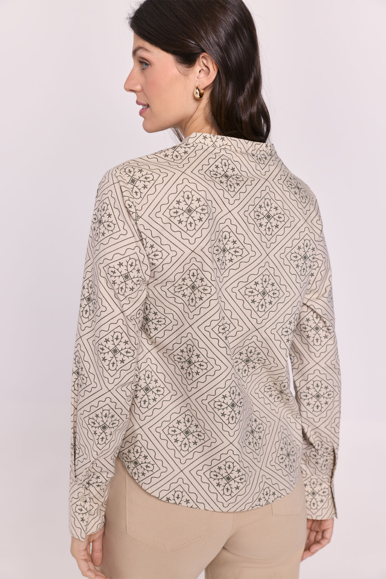 Milano Camisa cuello mao estampada Kaki Oscuro