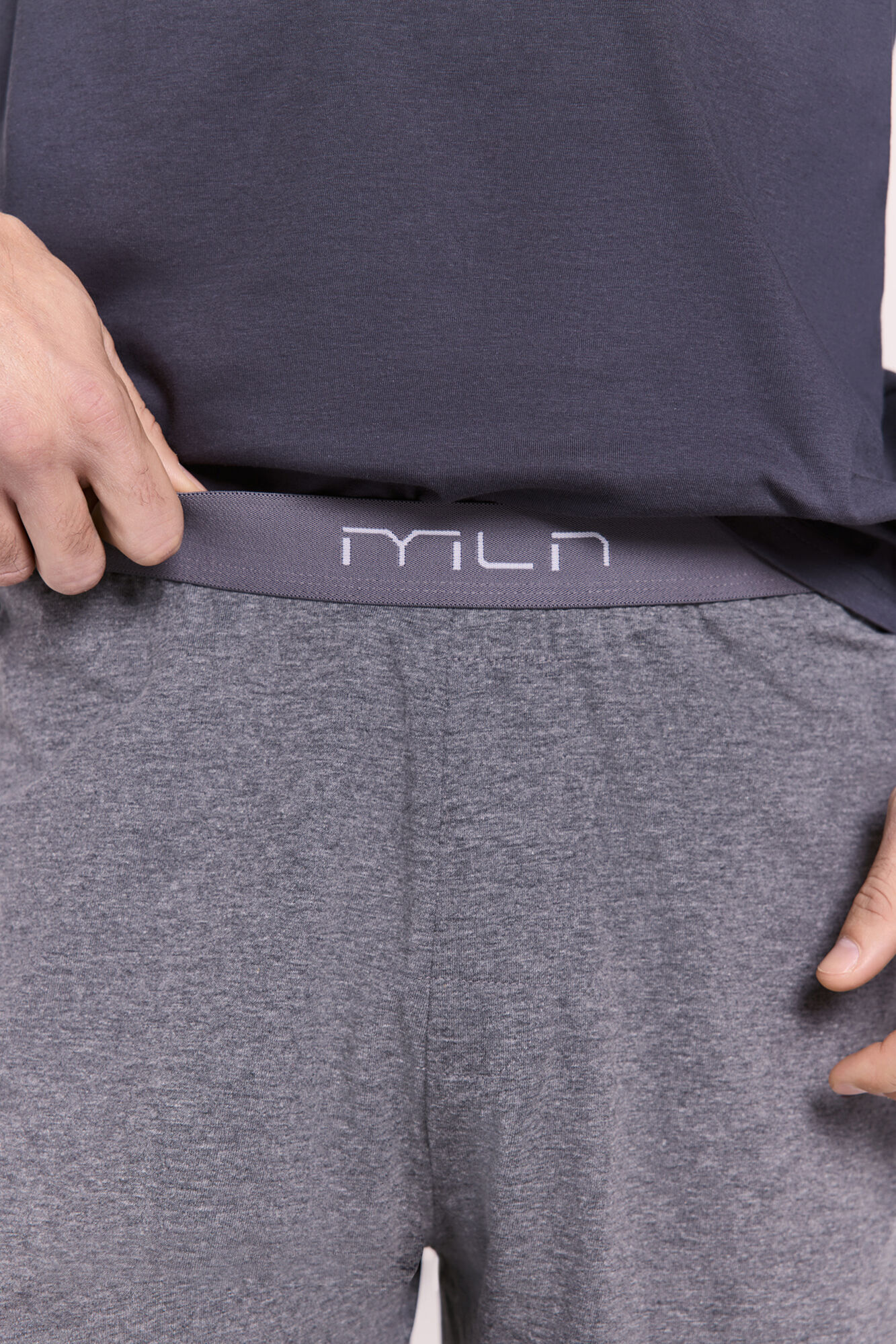 Milano Pijama con letras Gris Oscuro