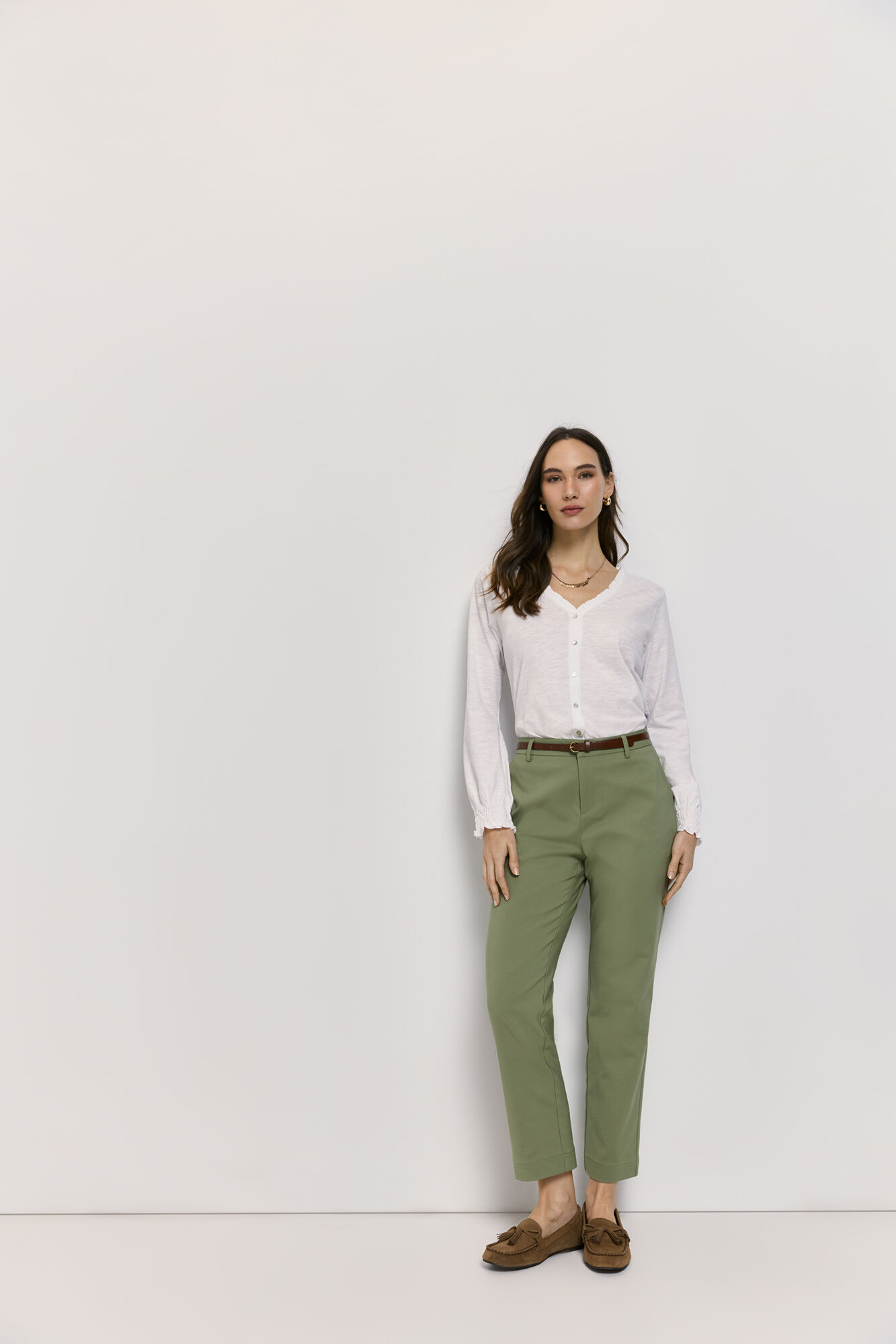 Milano Pantal&oacute;n chino con cintur&oacute;n