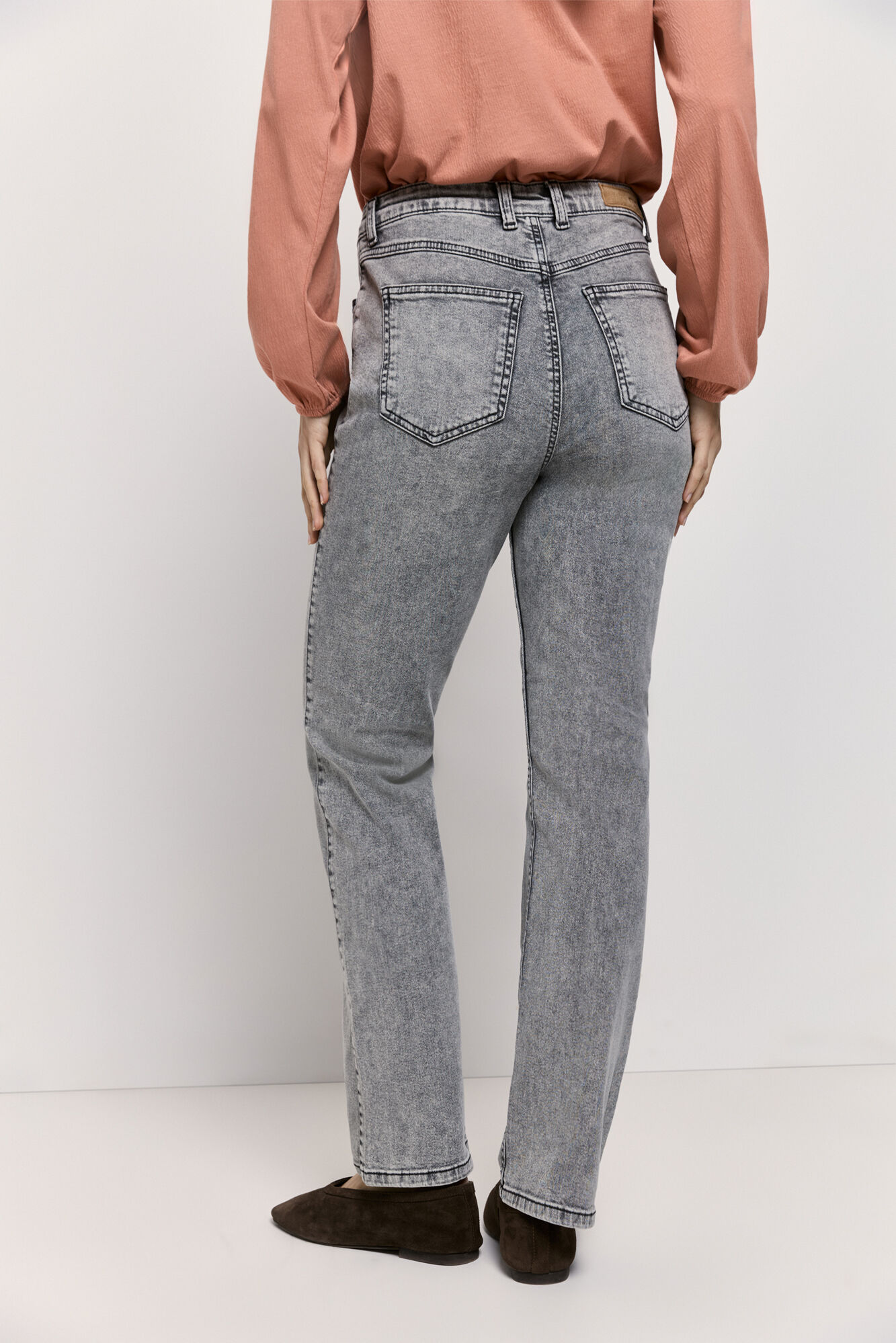 Milano Pantal&oacute;n regular de denim Gris Claro