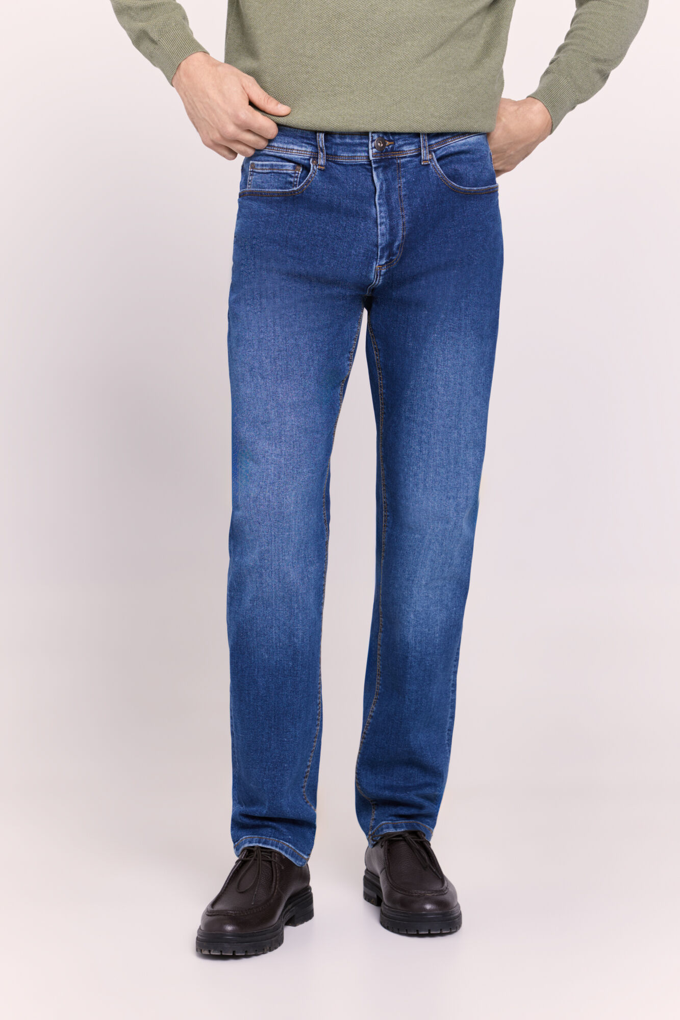 Milano Pantal&oacute;n de mezclilla corte recto