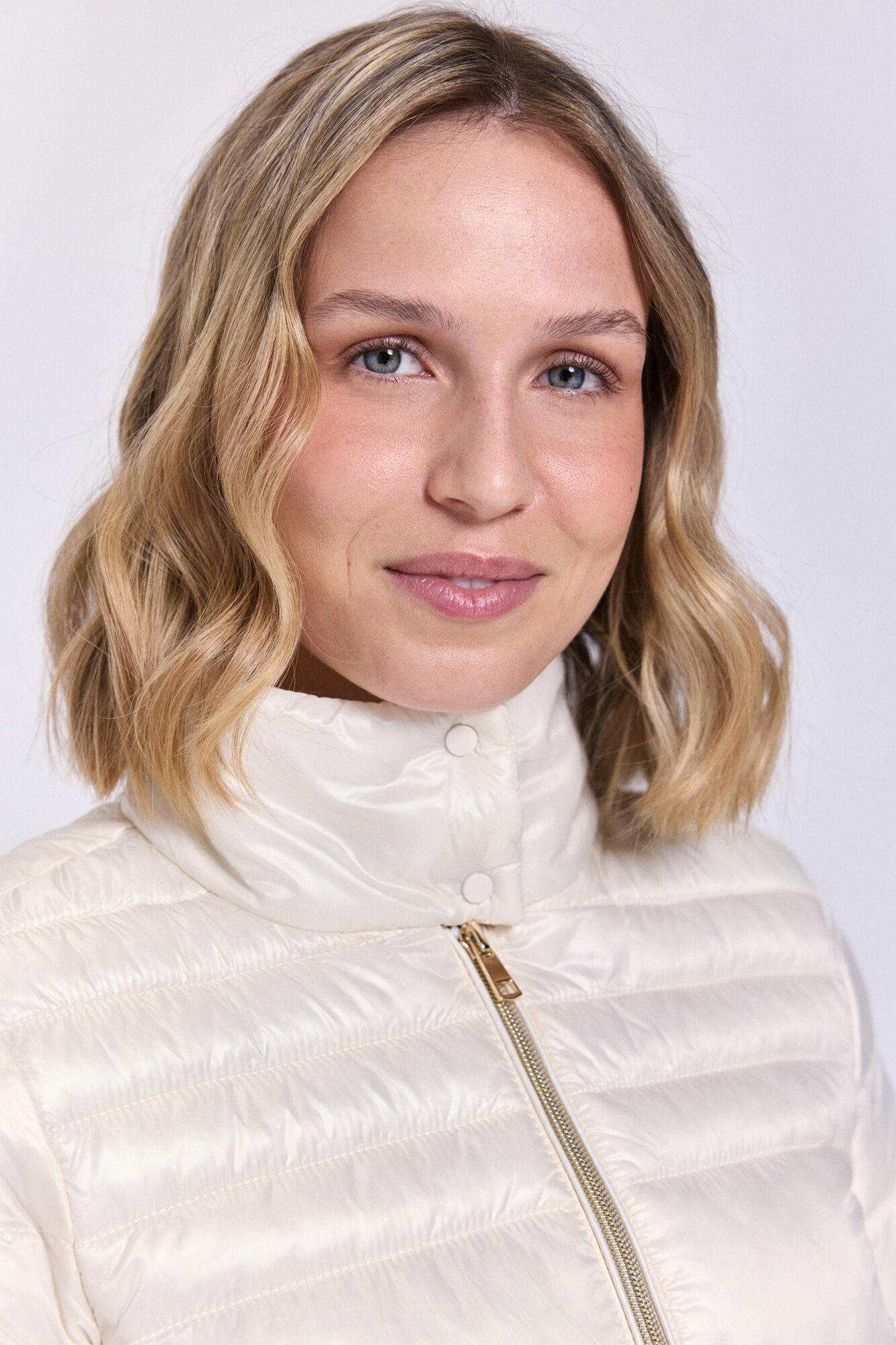 Milano Plum&iacute;fero short estilo plum&iacute;fero Marfil