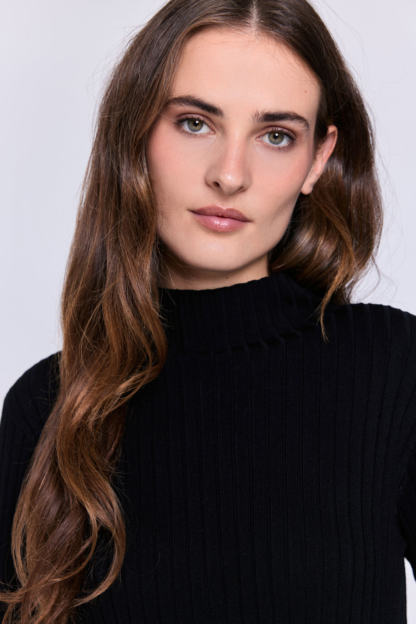 Milano Su&eacute;ter fino canal&eacute; cuello perkins