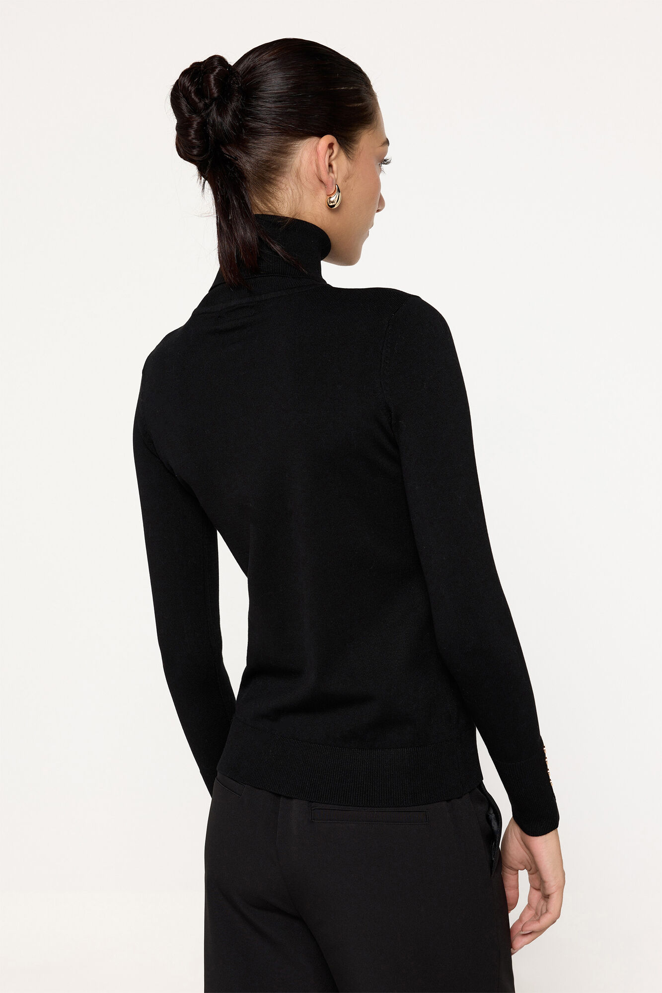 Milano Jersey b&aacute;sico cuello cisne entallado Negro