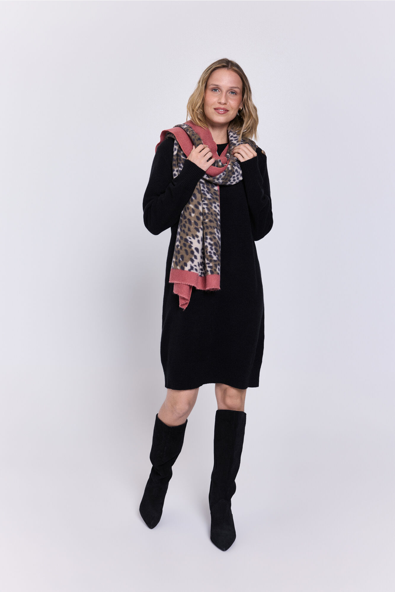 Milano Vestido corto de tejido con cuello redondo ajustado Negro