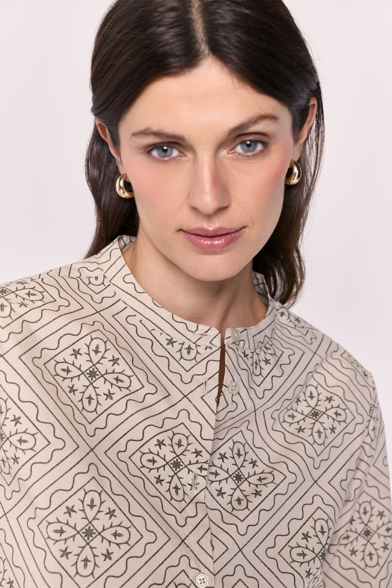 Milano Camisa cuello mao estampada Kaki Oscuro