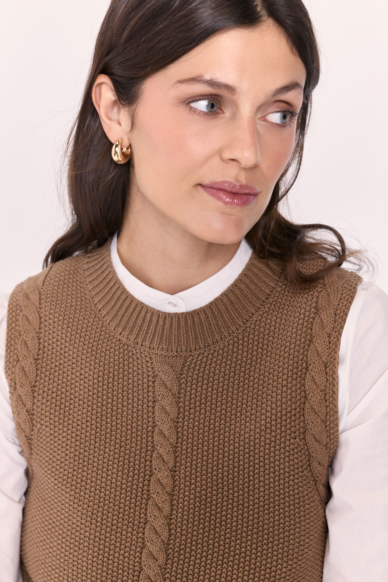 Milano Chaleco de tejido con detalle trenzado Marr&oacute;n