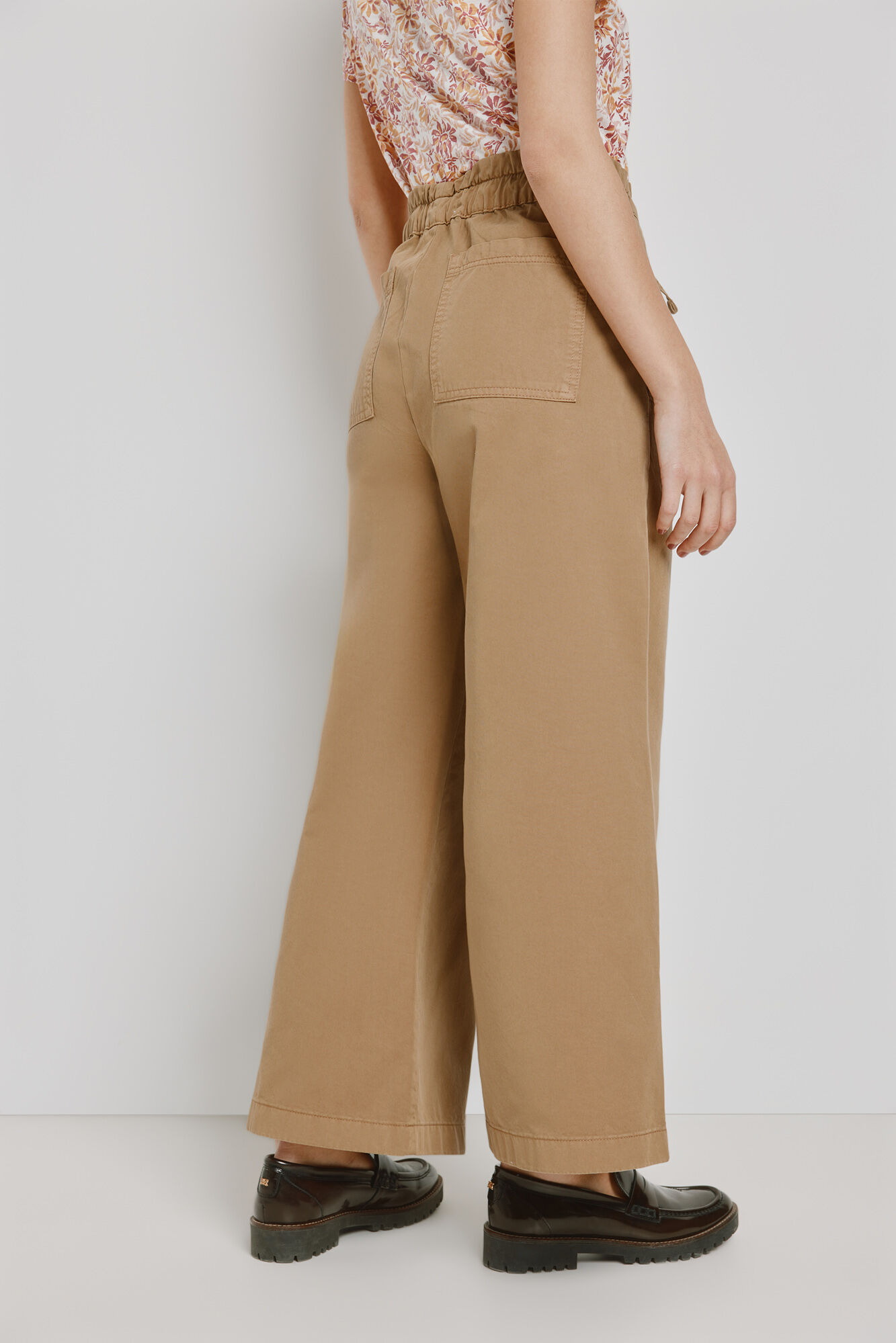 Milano Pantal&oacute;n holgado Marr&oacute;n